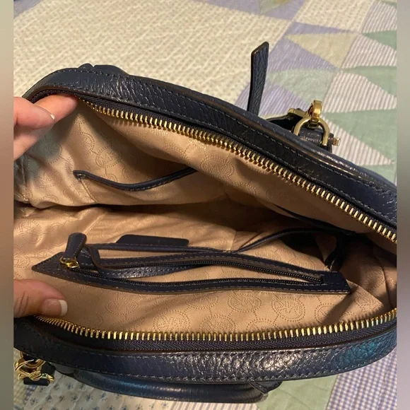 Michael Kors Bag Navy Blue - Picture 4 of 13